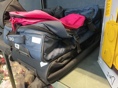 Lot 1263 - Luggage including 2 tug along soft shell cases...