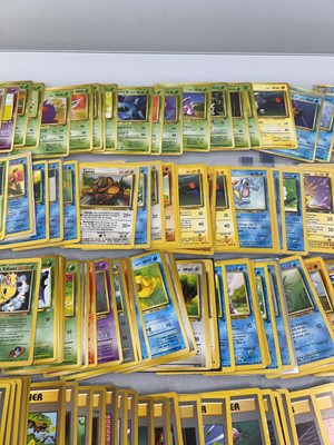 Lot 1486 - Large quantity of vintage Pokémon cards from...