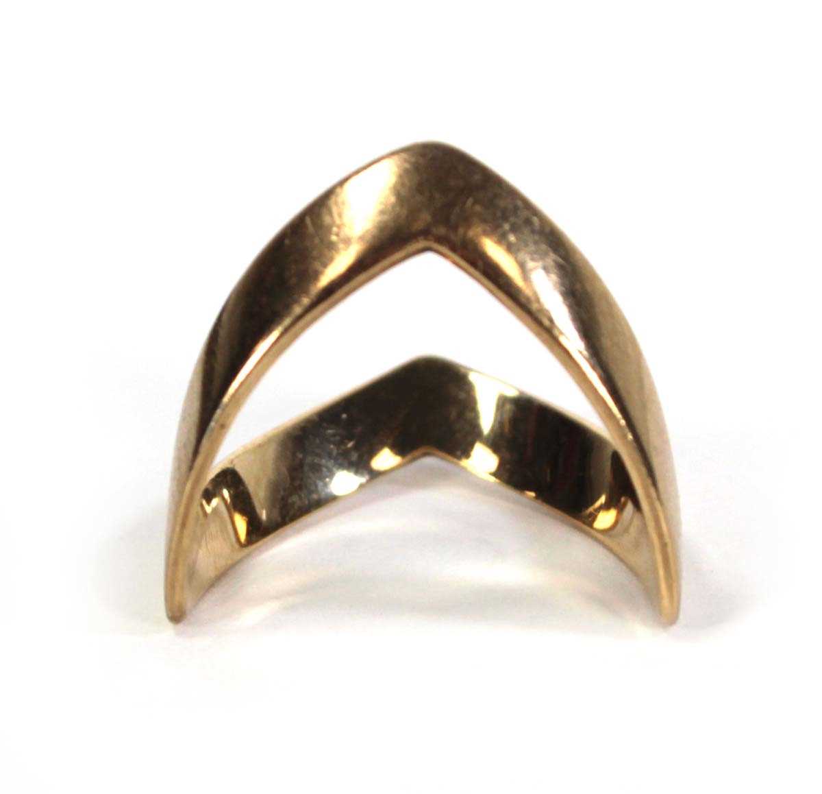 Lot 720 - A 9ct yellow gold wishbone ring, Birmingham...