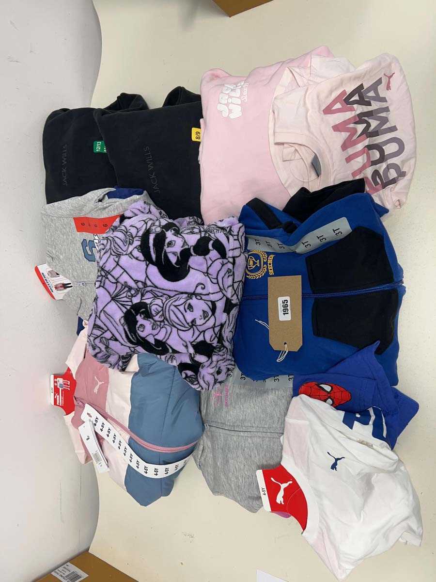 Lot Approx. 15 items of children's branded...