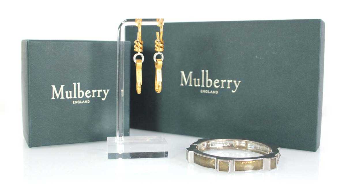 Lot 728 - A pair of Mulberry ear pendants of clip design,...