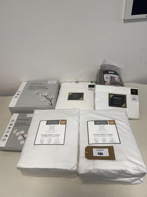 Lot 1819 - Bag of bedding to include Mattress protectors,...