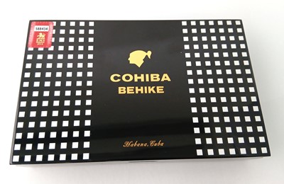 Lot 354 - A box of 10 Cohiba Behike BHK 52 Cuban Petit...