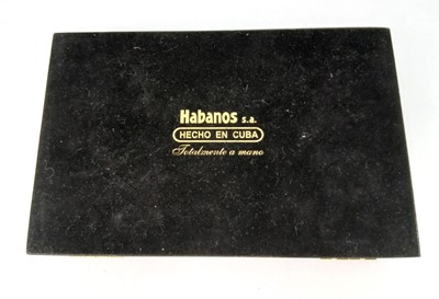Lot 354 - A box of 10 Cohiba Behike BHK 52 Cuban Petit...