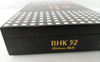 Lot 354 - A box of 10 Cohiba Behike BHK 52 Cuban Petit...