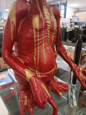 Lot 2156 - Collectable display statue of ET (the extra...