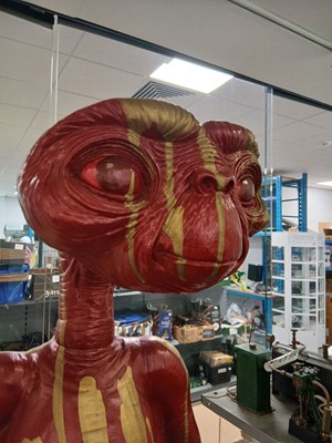 Lot 2156 - Collectable display statue of ET (the extra...