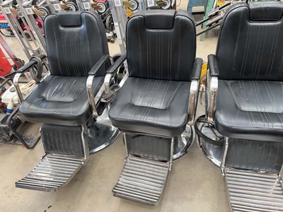 Lot 4446 - 5 leather effect barber chair