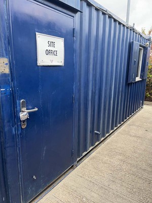 Lot 4019 - 32ft steel portable office construction site...