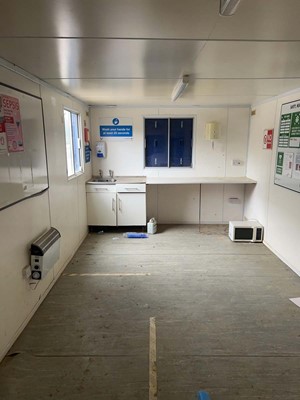 Lot 4020 - 32ft steel portable office construction site...