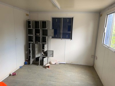 Lot 4020 - 32ft steel portable office construction site...