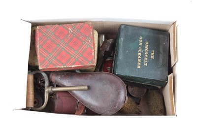 Lot 1118 - Box of vintage cleaning equipment inc. Discofelt