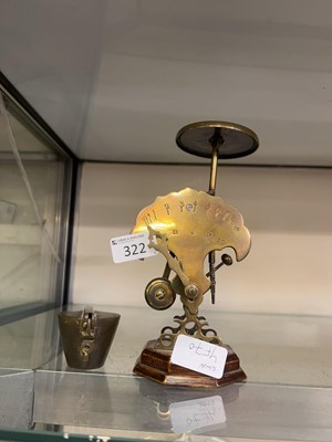 Lot 322 - A small set of brass scales with weight