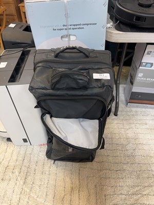 Lot 170 - A Delsey duffle bag type case
