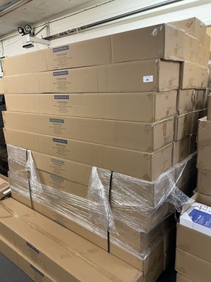 Lot 20 - 43 boxes of 3 Mastershelf white floating...