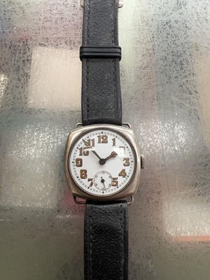 Lot 447 - A vintage watch