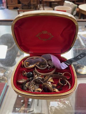 Lot 467 - A small case of various costume jewellery and...