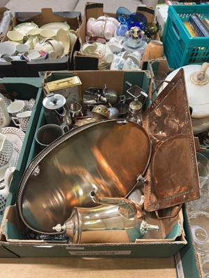 Lot 475 - A tray of assorted metalwares include copper...