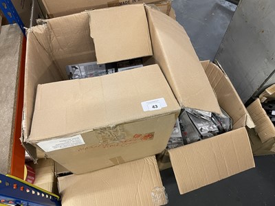 Lot 43 - 3 part boxes of MaxxFix shelf bracket fixings