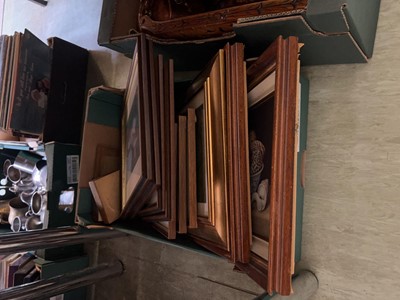 Lot 488 - A tray of assorted framed pictures