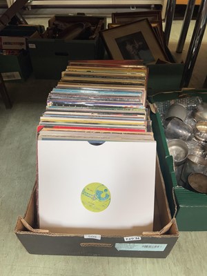 Lot 509 - A tray containing an assortment of vinyl...