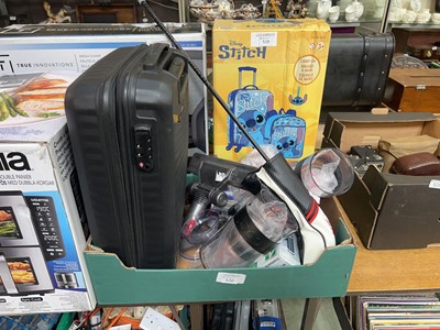 Lot 520 - A tray containing assorted Dyson...