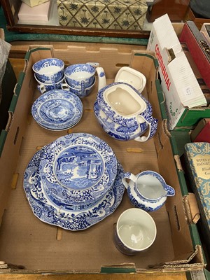 Lot 527 - A tray of blue and white ceramics to include...