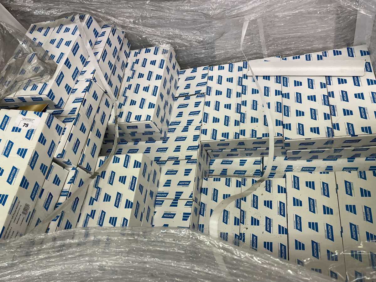 Lot 75 - Approx. 70 boxes of 10 packs of 6 Norton metal...