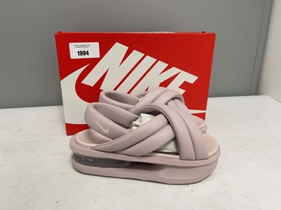 Lot Nike UK6.5 air max isla sandals in particle...