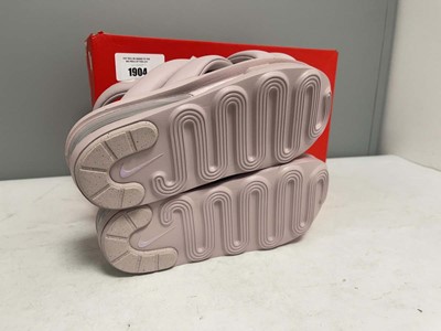 Lot Nike UK6.5 air max isla sandals in particle...