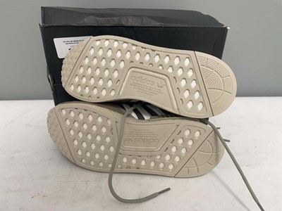 Lot Adidas UK5 NMD_R1 trainers in beige - boxed