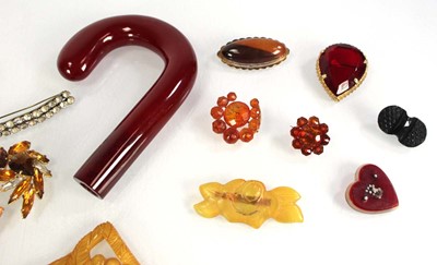 Lot 778 - A group of amber-type jewellery including...