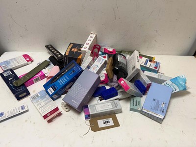 Lot 3447 - Mixed shaving and dental related items