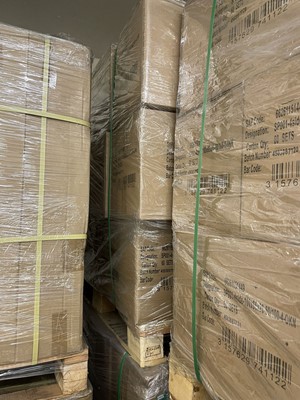 Lot 81 - 18 boxes each containing 60 sets of 4 Oakey...