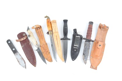 Lot 1192 - Five assorted sheath knives