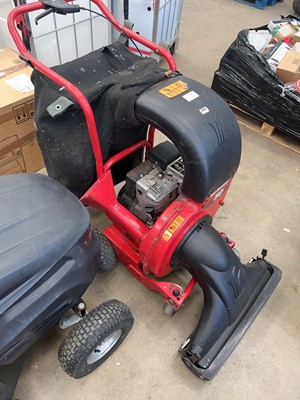 Lot 4132 - Yard machine MTD50 walk behind petrol chipper...