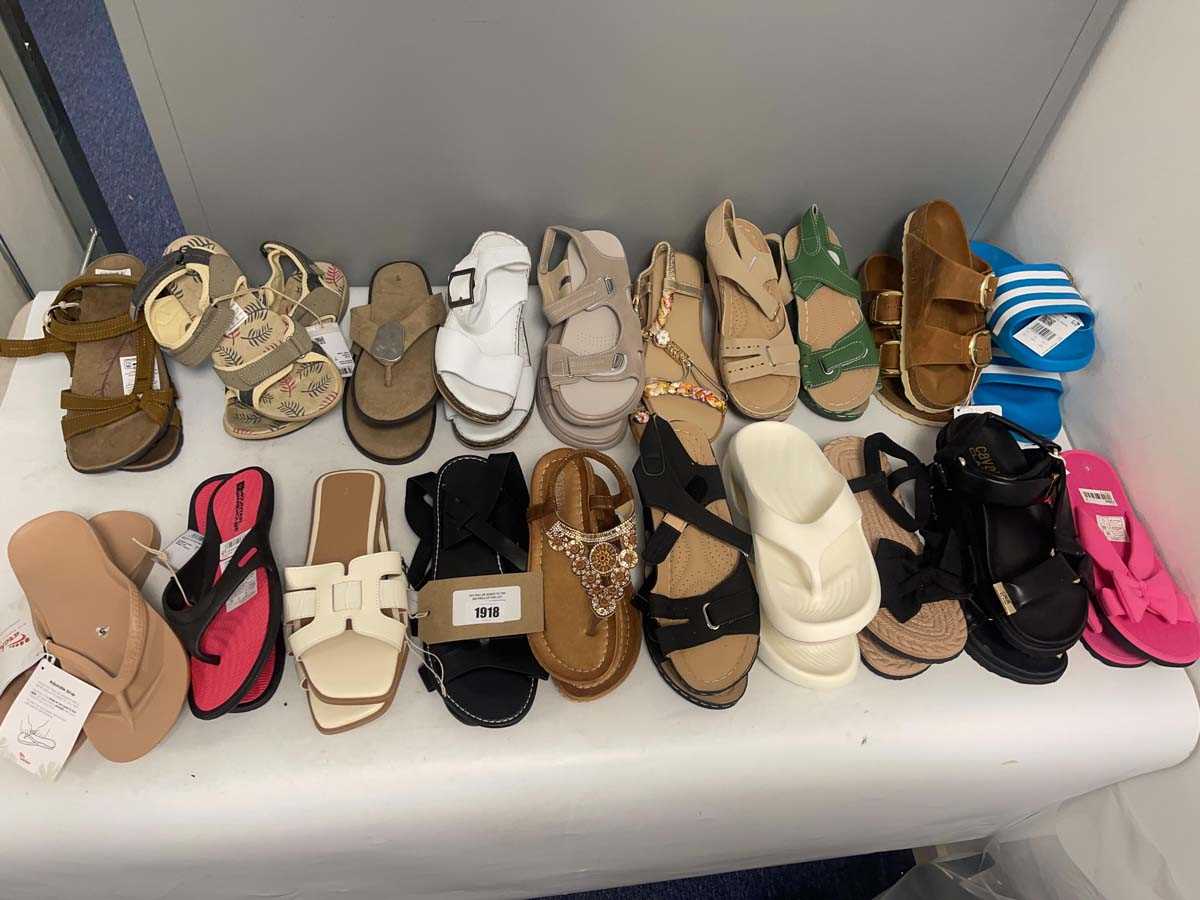 Lot 20x Pairs of sandals to include Adidas,...