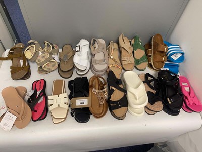 Lot 20x Pairs of sandals to include Adidas,...