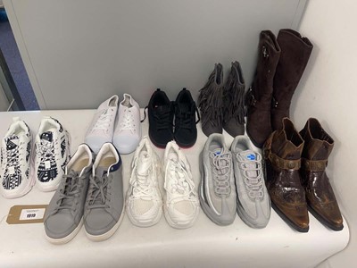 Lot 9x Pairs of trainers / boots to include Nike,...