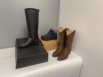 Lot 3x Pairs of boots to include Ariat UK10,...