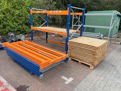 Lot 4227 - Warehouse metal boltless rack with slatted...