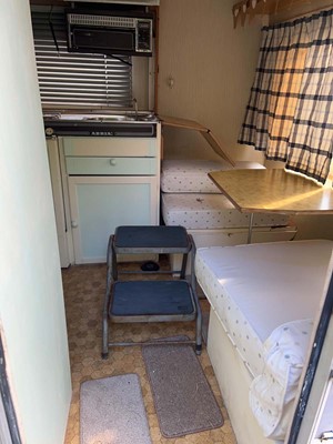 Lot 4236 - Single axle touring caravan