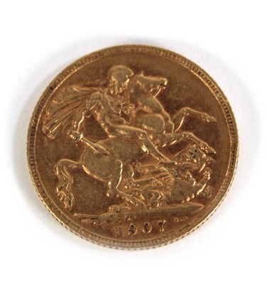 Lot 401 - An Edwardian sovereign dated 1907