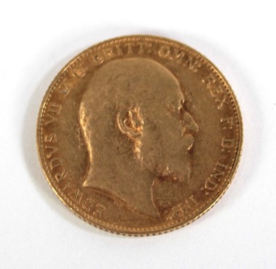 Lot 401 - An Edwardian sovereign dated 1907