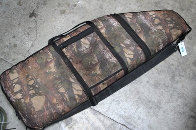 Lot 1383 - Padded rifle bag