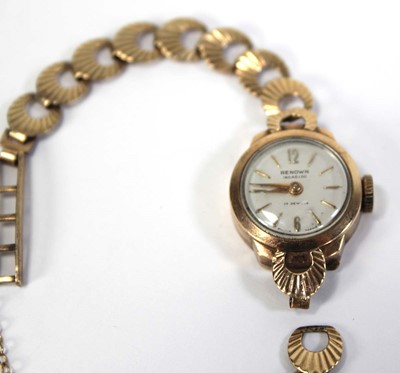 Lot 463 - A ladies 9ct yellow gold wristwatch by Renown,...