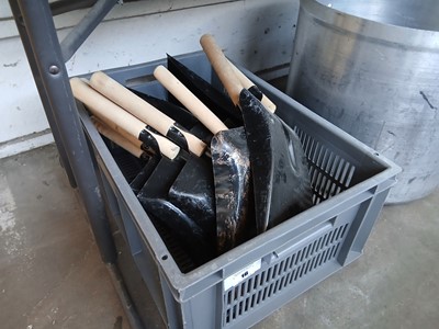 Lot 16 - Tray containing wooden handled ornamental shovels