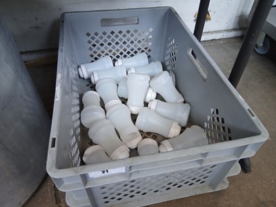 Lot 21 - Tray containing plastic salt shakers