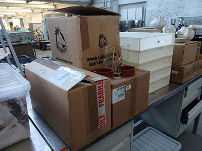Lot 127 - 4 boxes of coffee cafetières, milk bottles,...