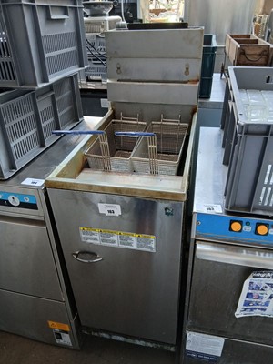 Lot 163 - 39 cm gas single tank fryer with 2 baskets